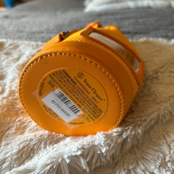 Vueve bag NWOT - Picture 2 of 4